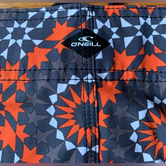 O’Neill board shorts - Picture 7 of 8